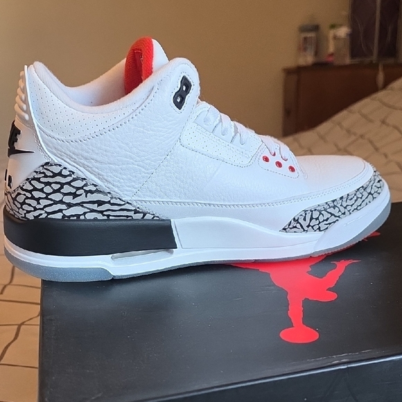 Jordan Kids White and Red Sneakers - Picture 7 of 11